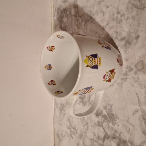 Creative Tops Ltd. Cup. Owl with different colored Santa hats & sweaters. - Picture 5 of 7